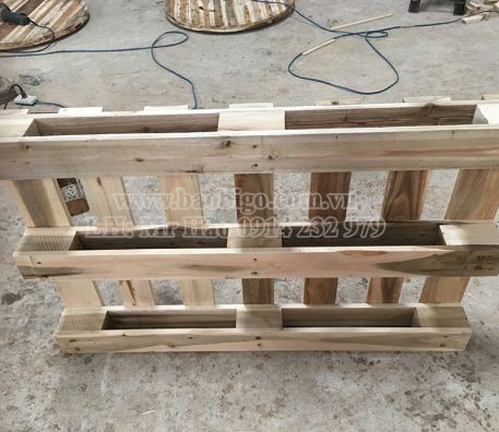 Wooden pallet
